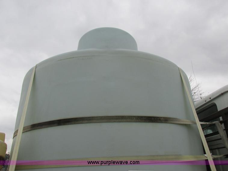 image for item K2230 1986 International 2375 flatbed tank truck