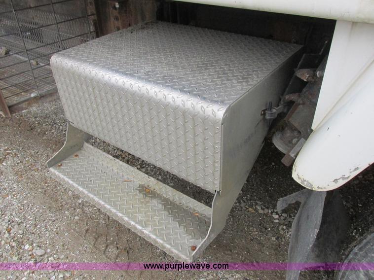 image for item K2230 1986 International 2375 flatbed tank truck