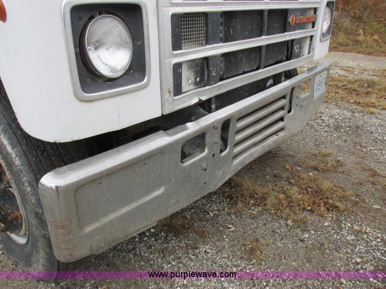 image for item K2230 1986 International 2375 flatbed tank truck