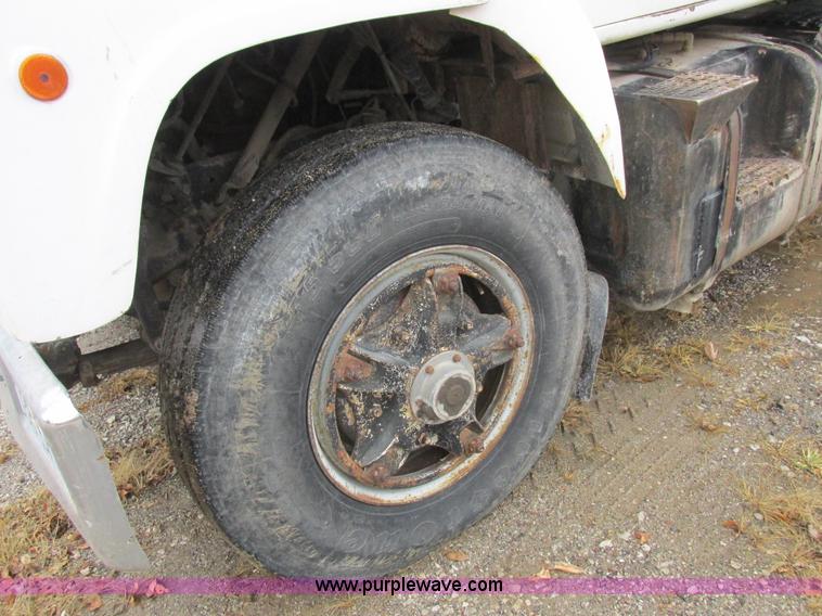 image for item K2230 1986 International 2375 flatbed tank truck