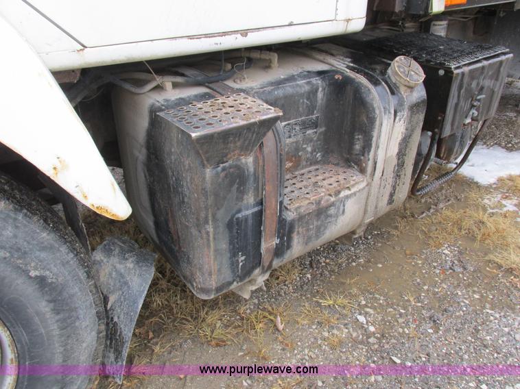 image for item K2230 1986 International 2375 flatbed tank truck