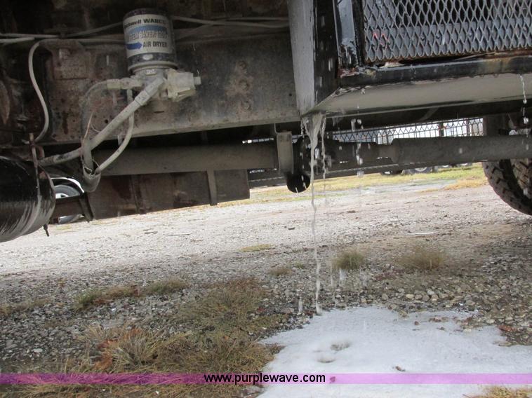 image for item K2230 1986 International 2375 flatbed tank truck