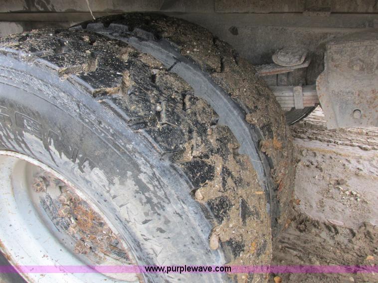 image for item K2230 1986 International 2375 flatbed tank truck