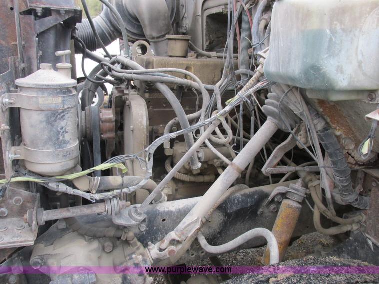 image for item K2230 1986 International 2375 flatbed tank truck