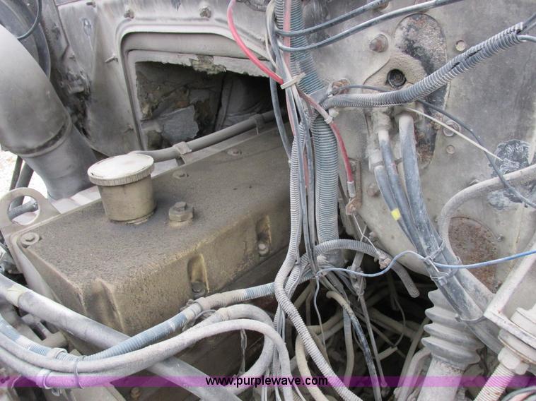 image for item K2230 1986 International 2375 flatbed tank truck