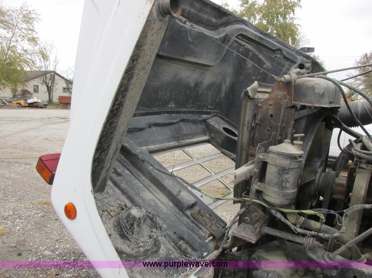 image for item K2230 1986 International 2375 flatbed tank truck