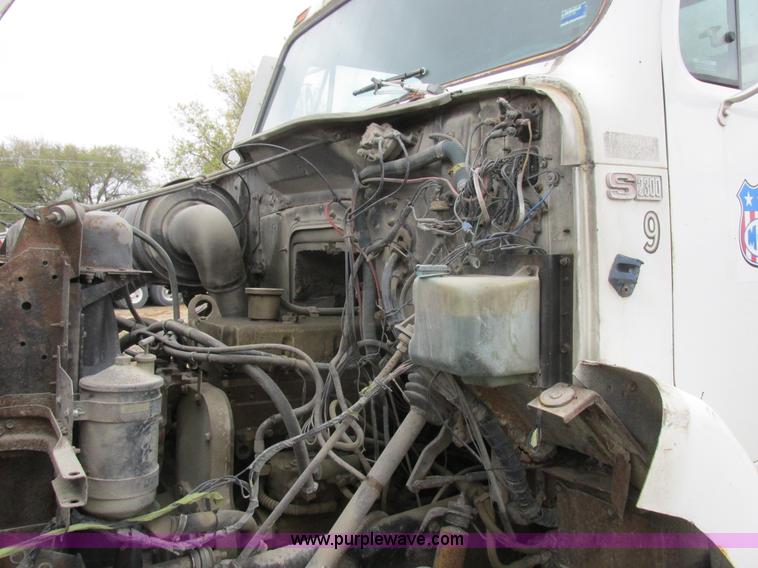 image for item K2230 1986 International 2375 flatbed tank truck