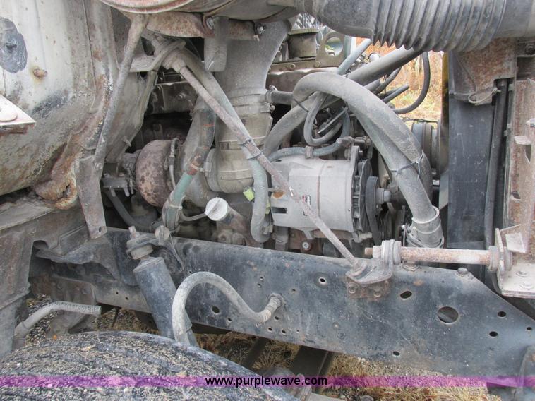 image for item K2230 1986 International 2375 flatbed tank truck