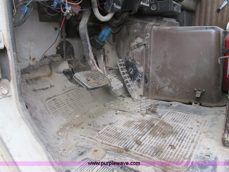 image for item K2230 1986 International 2375 flatbed tank truck