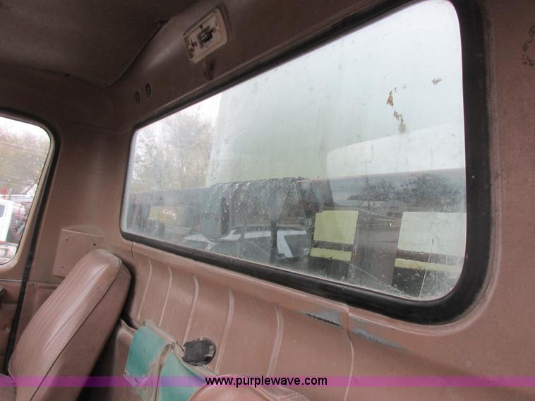 image for item K2230 1986 International 2375 flatbed tank truck