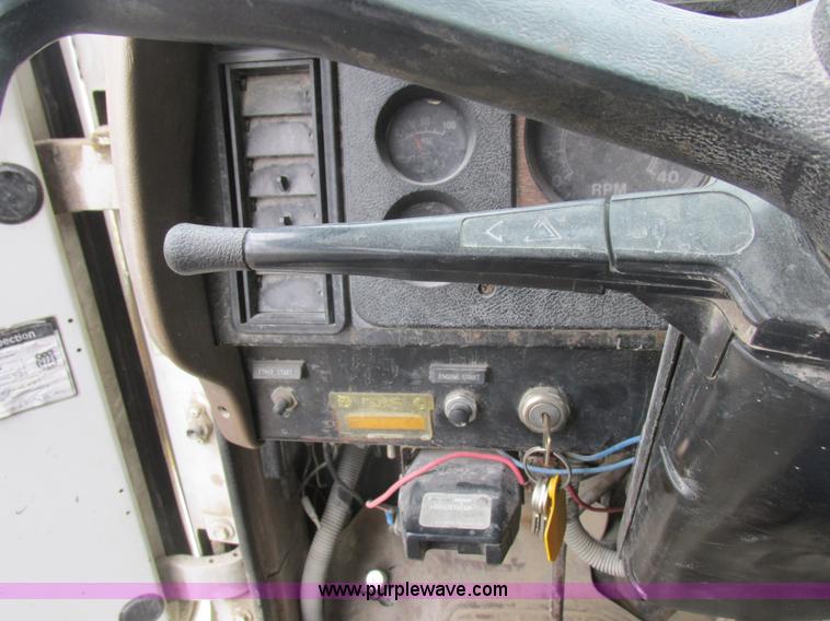 image for item K2230 1986 International 2375 flatbed tank truck