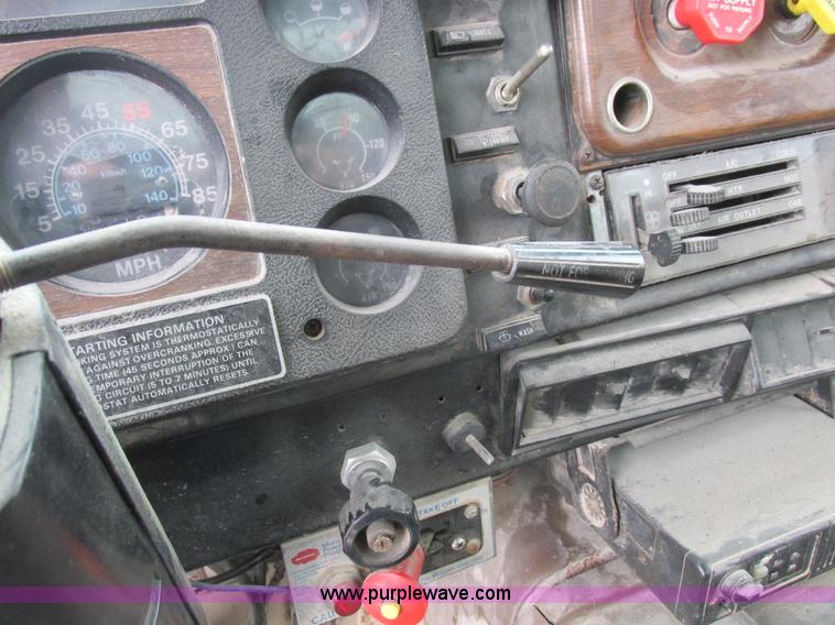 image for item K2230 1986 International 2375 flatbed tank truck