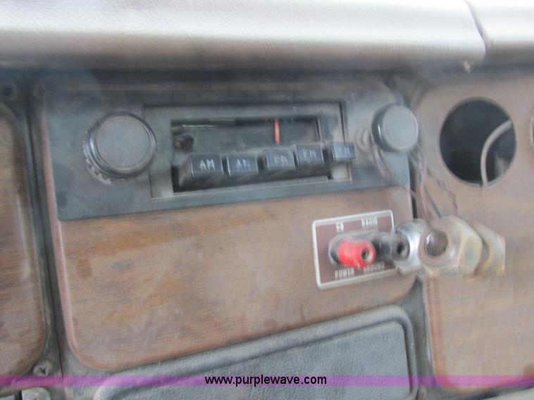 image for item K2230 1986 International 2375 flatbed tank truck