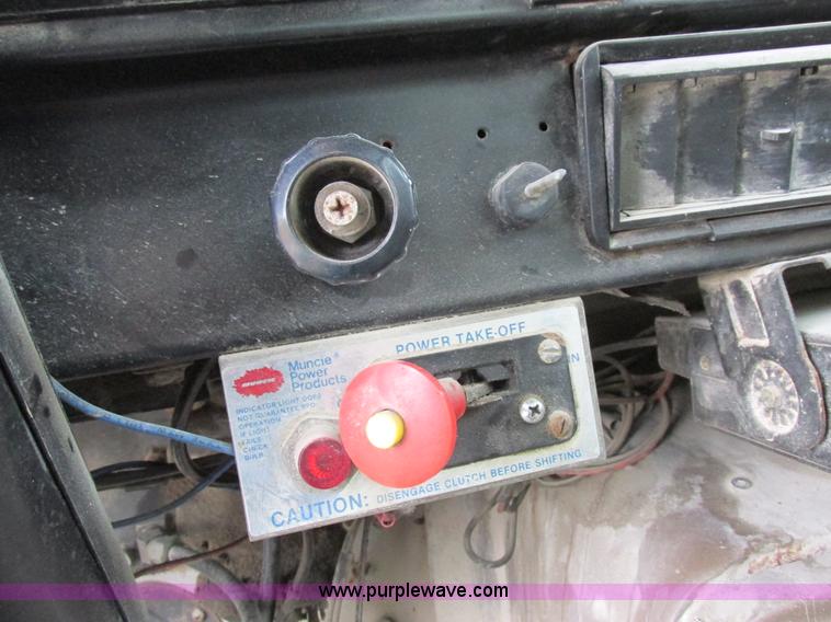 image for item K2230 1986 International 2375 flatbed tank truck