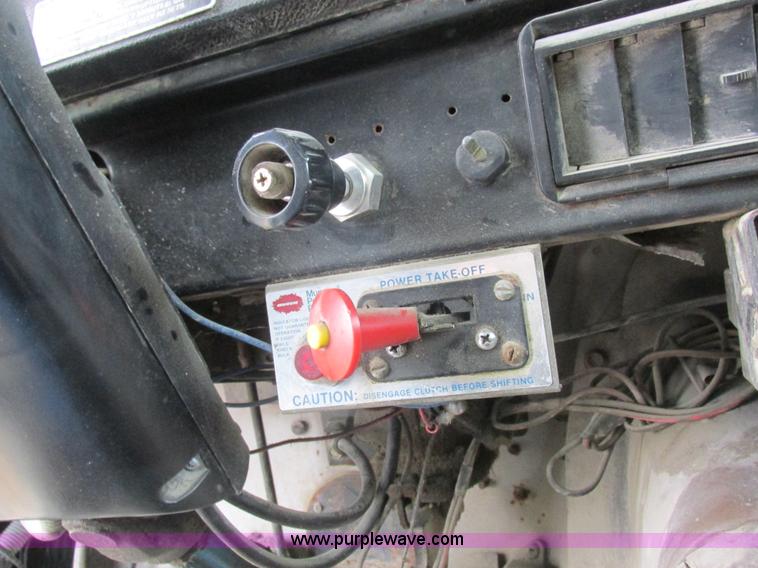 image for item K2230 1986 International 2375 flatbed tank truck