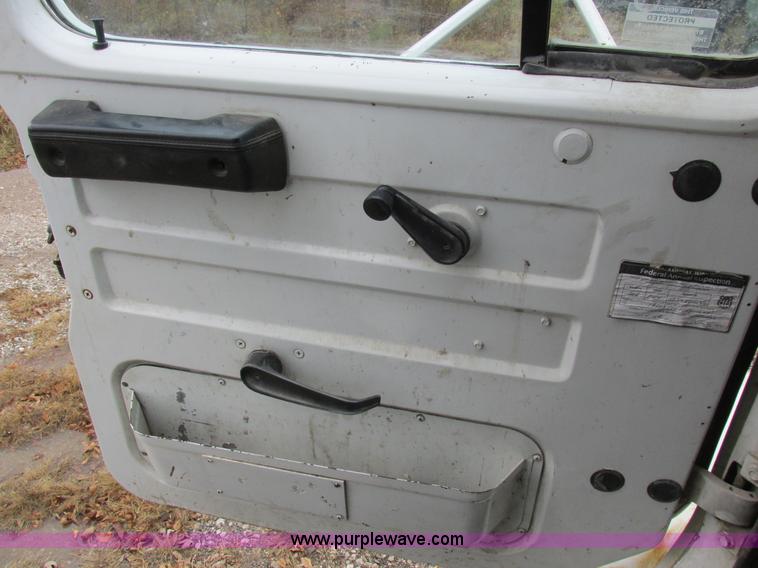 image for item K2230 1986 International 2375 flatbed tank truck