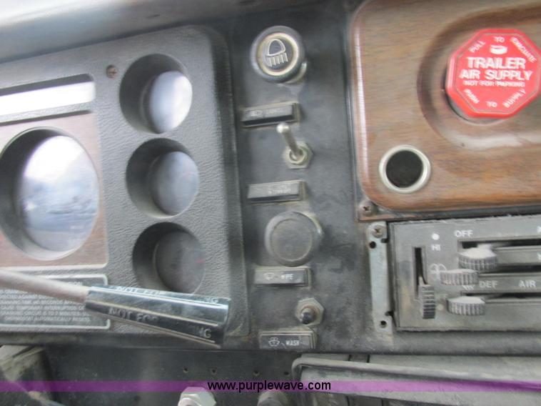 image for item K2230 1986 International 2375 flatbed tank truck