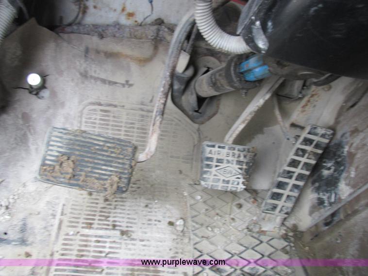 image for item K2230 1986 International 2375 flatbed tank truck