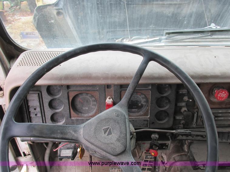 image for item K2230 1986 International 2375 flatbed tank truck