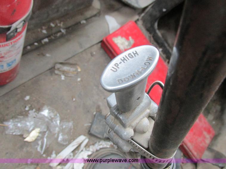 image for item K2230 1986 International 2375 flatbed tank truck