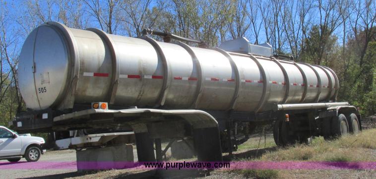 image for item K2243 1979 Polar tank trailer