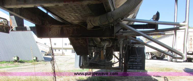 image for item K2243 1979 Polar tank trailer