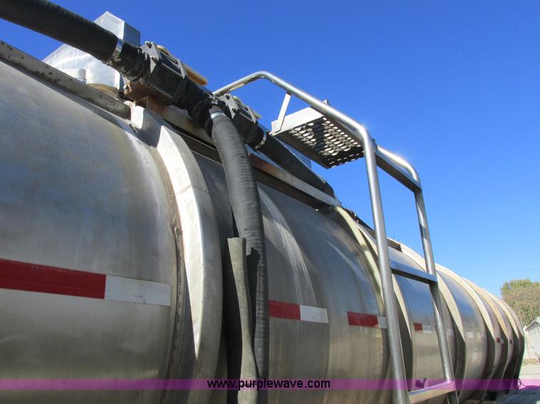 image for item K2243 1979 Polar tank trailer