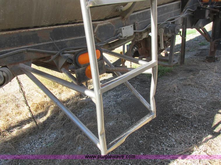 image for item K2243 1979 Polar tank trailer