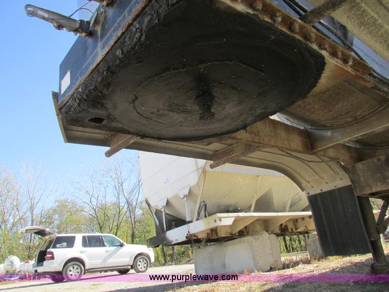 image for item K2243 1979 Polar tank trailer