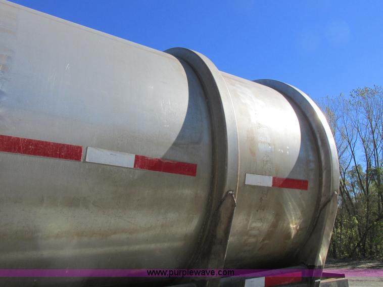 image for item K2243 1979 Polar tank trailer