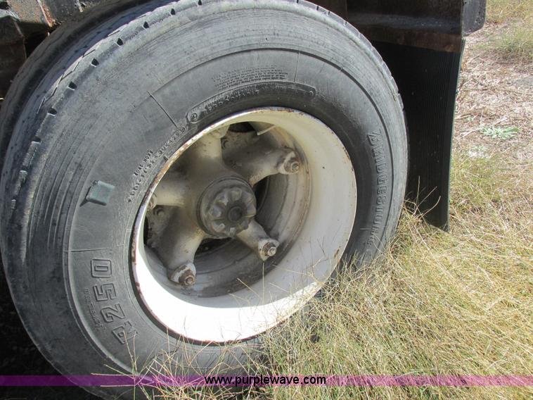 image for item K2243 1979 Polar tank trailer