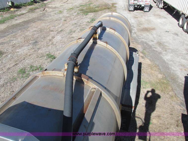 image for item K2243 1979 Polar tank trailer