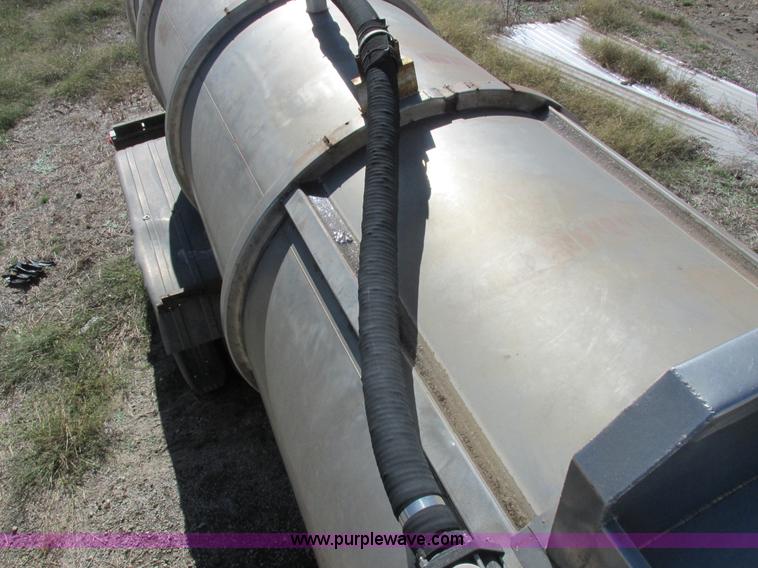 image for item K2243 1979 Polar tank trailer