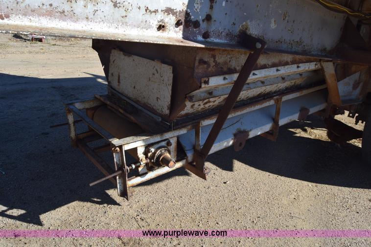 image for item K4934 WHO S121 tub forage grinder