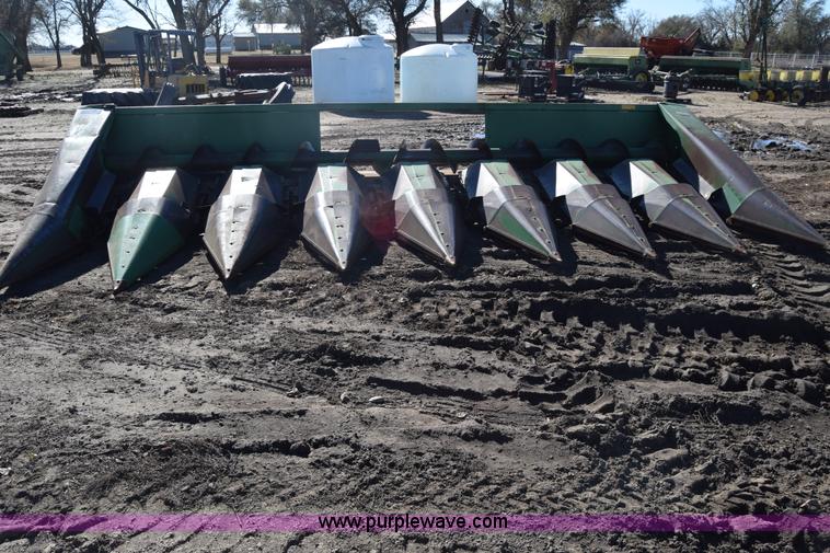 image for item K4941 John Deere 843 corn head