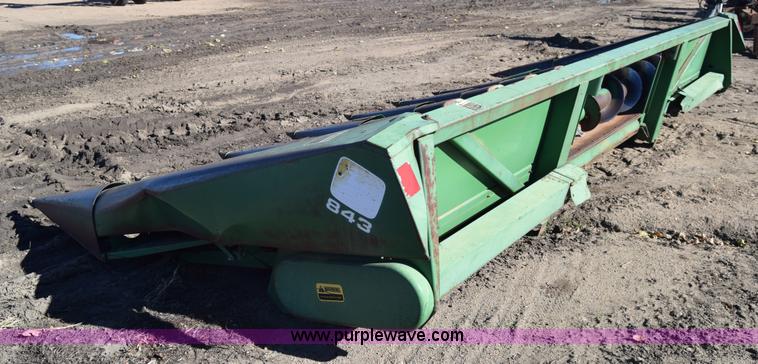 image for item K4941 John Deere 843 corn head