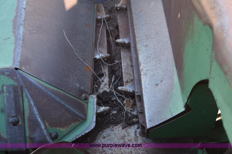 image for item K4941 John Deere 843 corn head