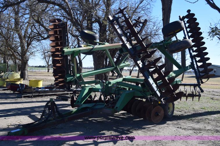 image for item K4949 John Deere 630 tandem disk