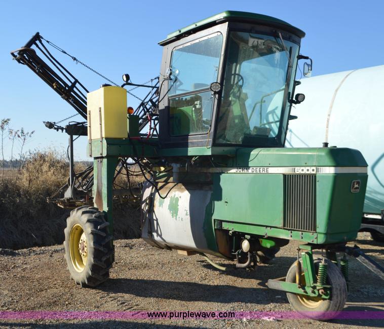 image for item K7576 John Deere 6000 self-propelled sprayer