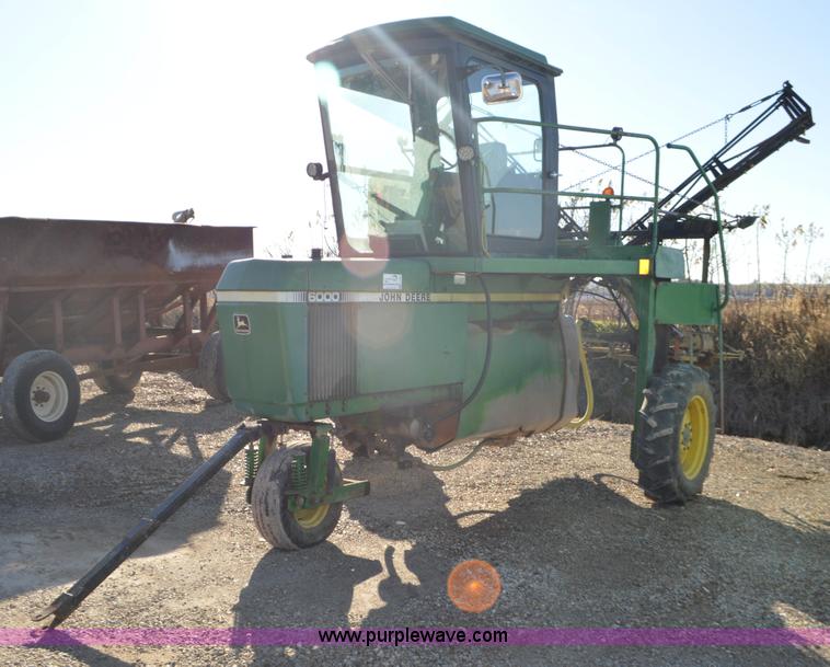 image for item K7576 John Deere 6000 self-propelled sprayer