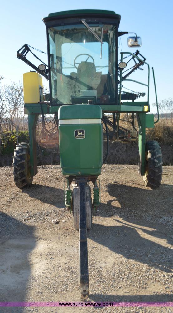 image for item K7576 John Deere 6000 self-propelled sprayer