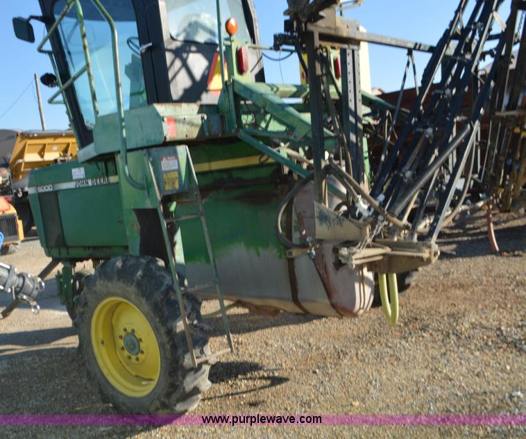 image for item K7576 John Deere 6000 self-propelled sprayer