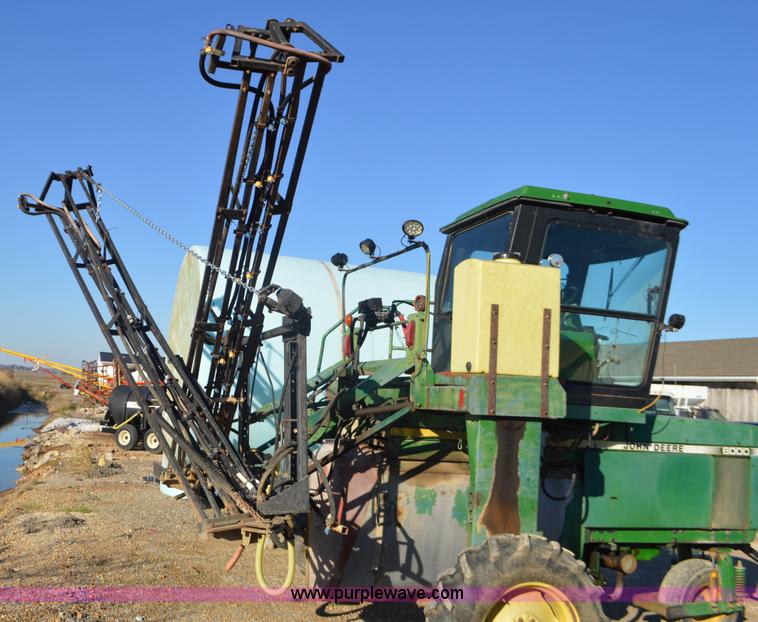 image for item K7576 John Deere 6000 self-propelled sprayer