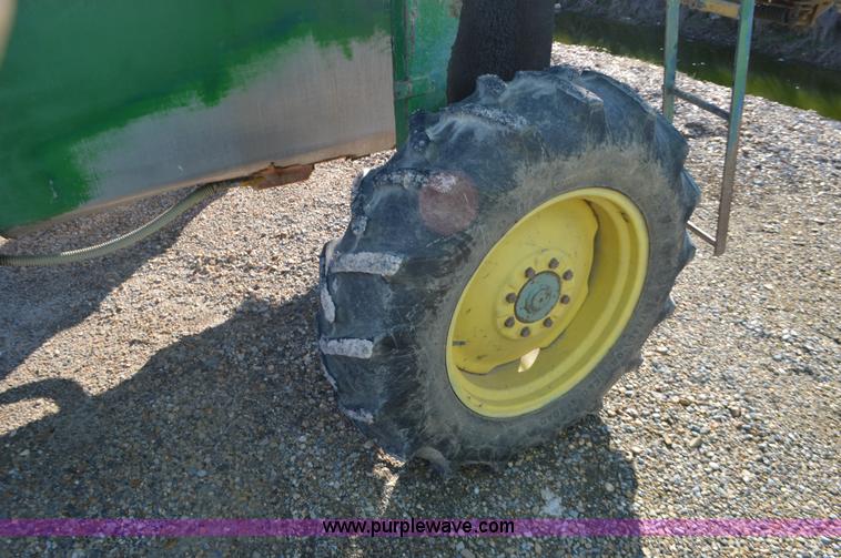 image for item K7576 John Deere 6000 self-propelled sprayer