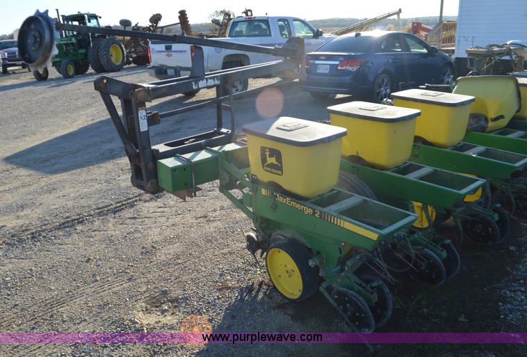 image for item K7588 John Deere 7100 Max Merge 2 planter