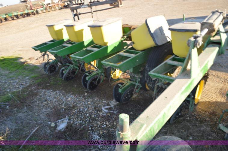 image for item K7588 John Deere 7100 Max Merge 2 planter