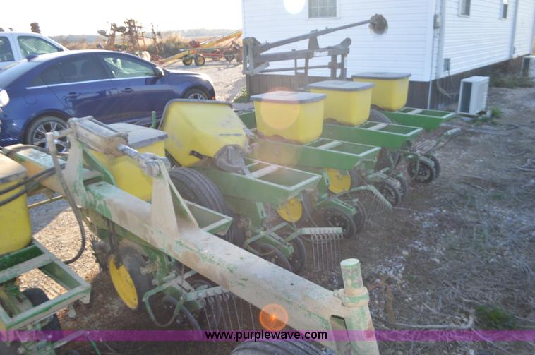 image for item K7588 John Deere 7100 Max Merge 2 planter
