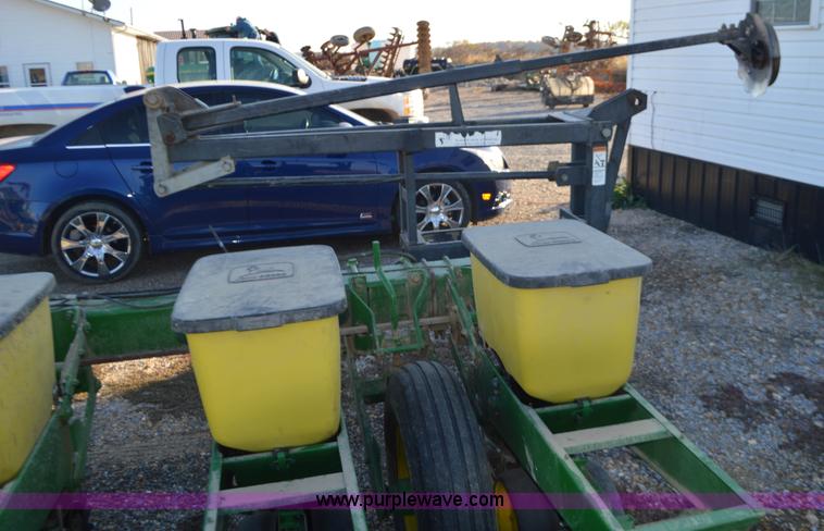 image for item K7588 John Deere 7100 Max Merge 2 planter