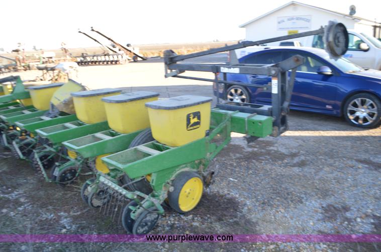 image for item K7588 John Deere 7100 Max Merge 2 planter