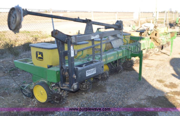 image for item K7588 John Deere 7100 Max Merge 2 planter